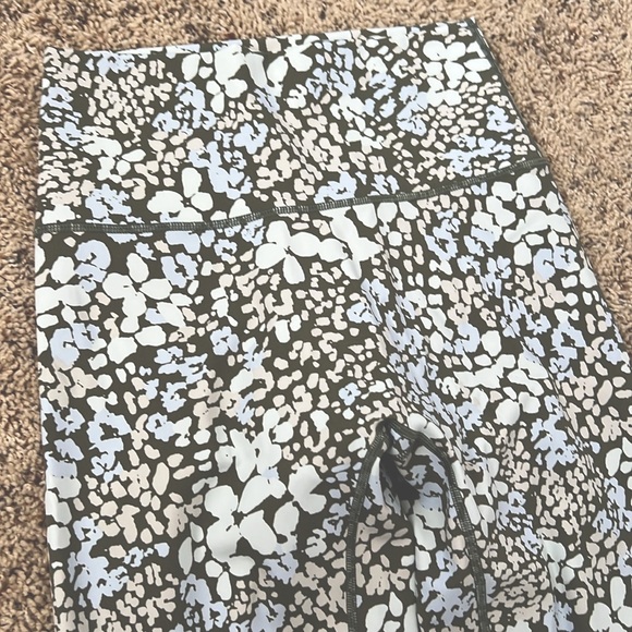 Aerie Olive Green Floral Print Goals Leggings - Size Medium - Picture 2 of 3